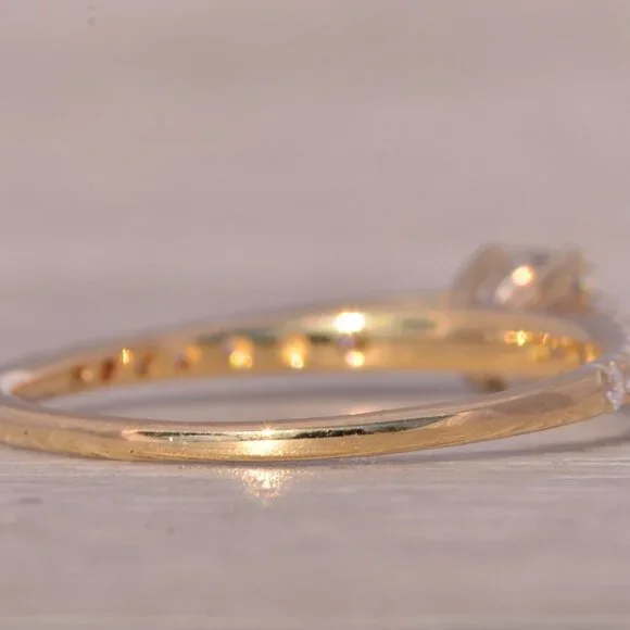Natural Diamond Engagement Ring in Yellow Gold